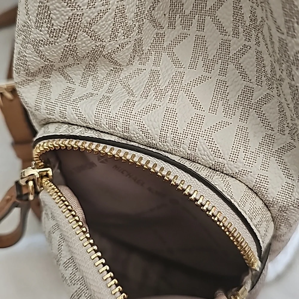 Large back pack - Picture 7 of 9